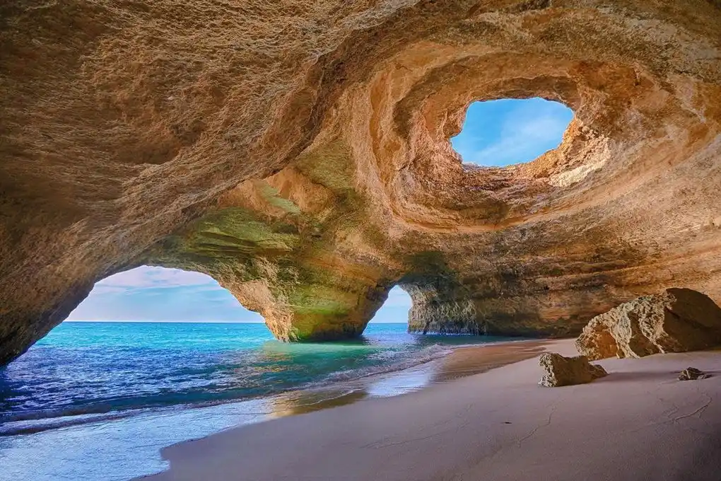Discover Hidden Beaches: Secret Spots for a Day by the Water